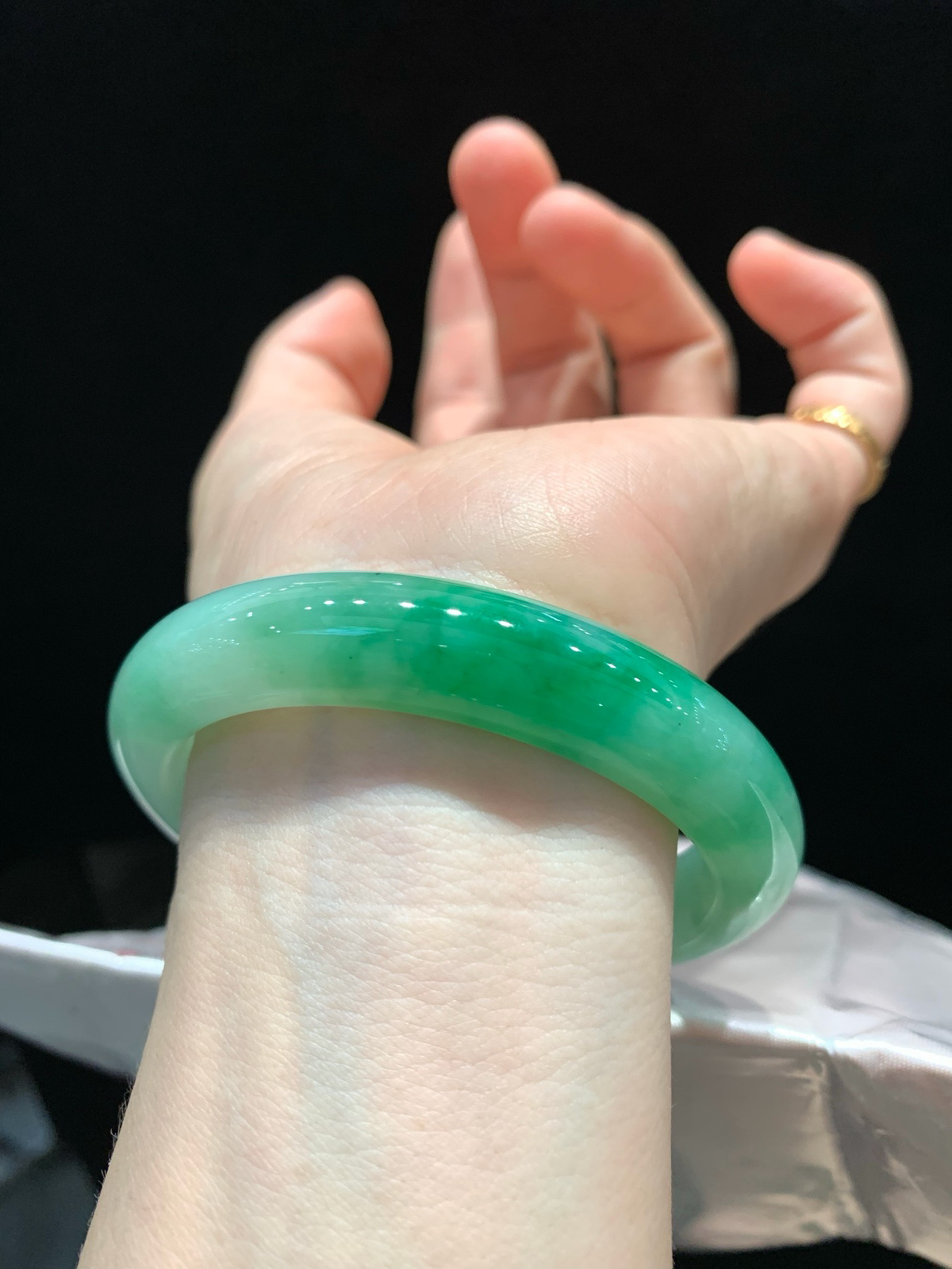 尺寸56.6/11.9/8.4，带色
水润细腻 清新甜美