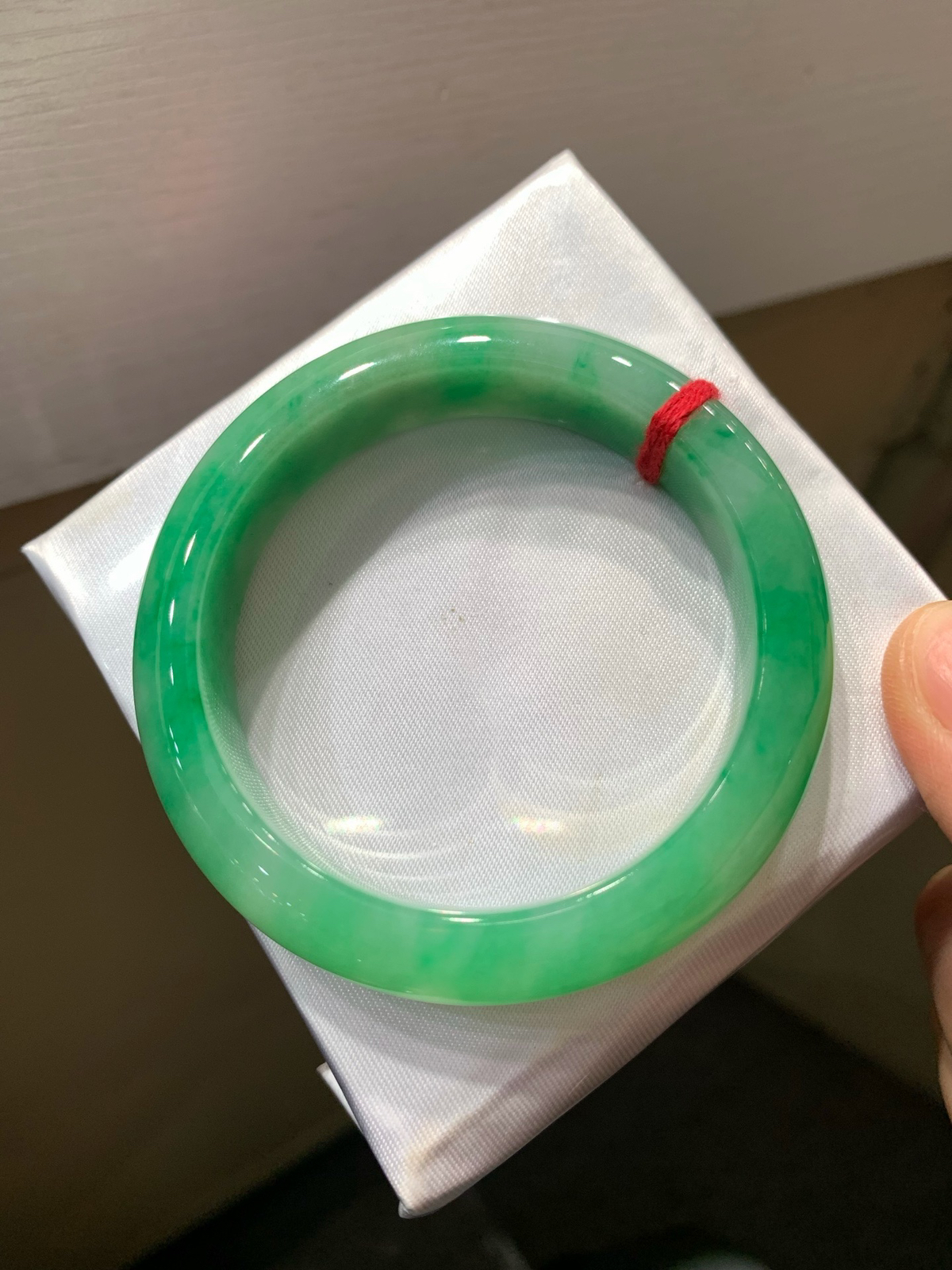 尺寸52.3/12.8/8.5，带色手镯
有种有色 上手好看
TG-1197-2400