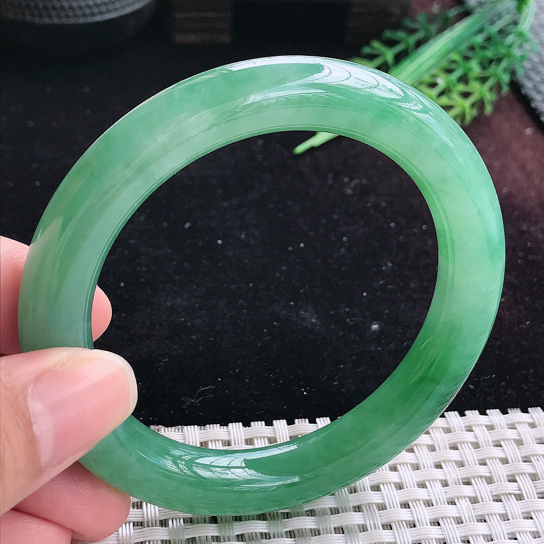 实拍A货翡翠57/10.5老坑冰胶满绿阳绿圆条手镯平安镯翡翠玉镯美人镯