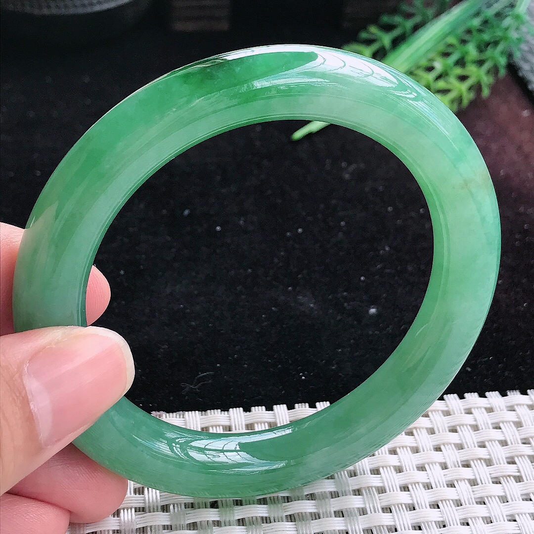 实拍A货翡翠57/10.5老坑冰胶满绿阳绿圆条手镯平安镯翡翠玉镯美人镯