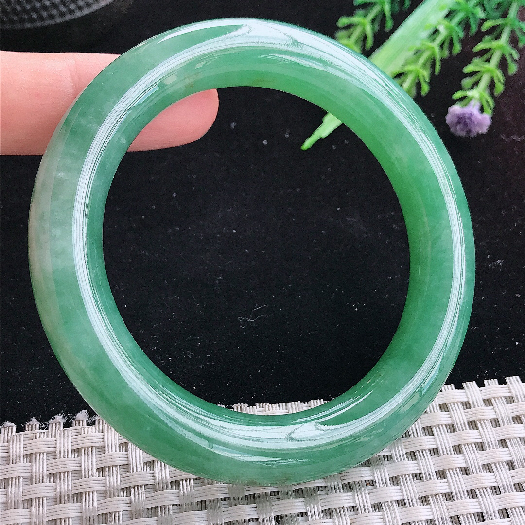 实拍A货翡翠57/11.7/11.5老坑冰润满绿圆条手镯平安镯翡翠玉镯美人镯