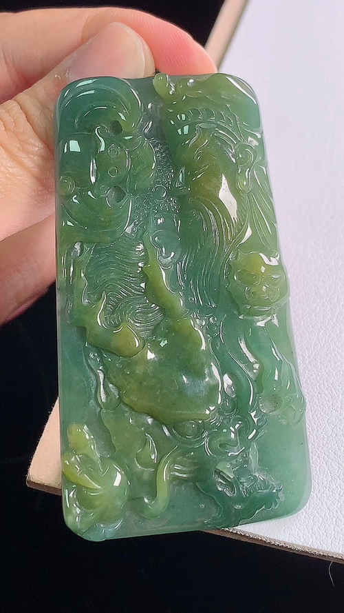 ️冰蓝黄龙牌，无裂，尺寸:65.6-36.1-7.5mm 27