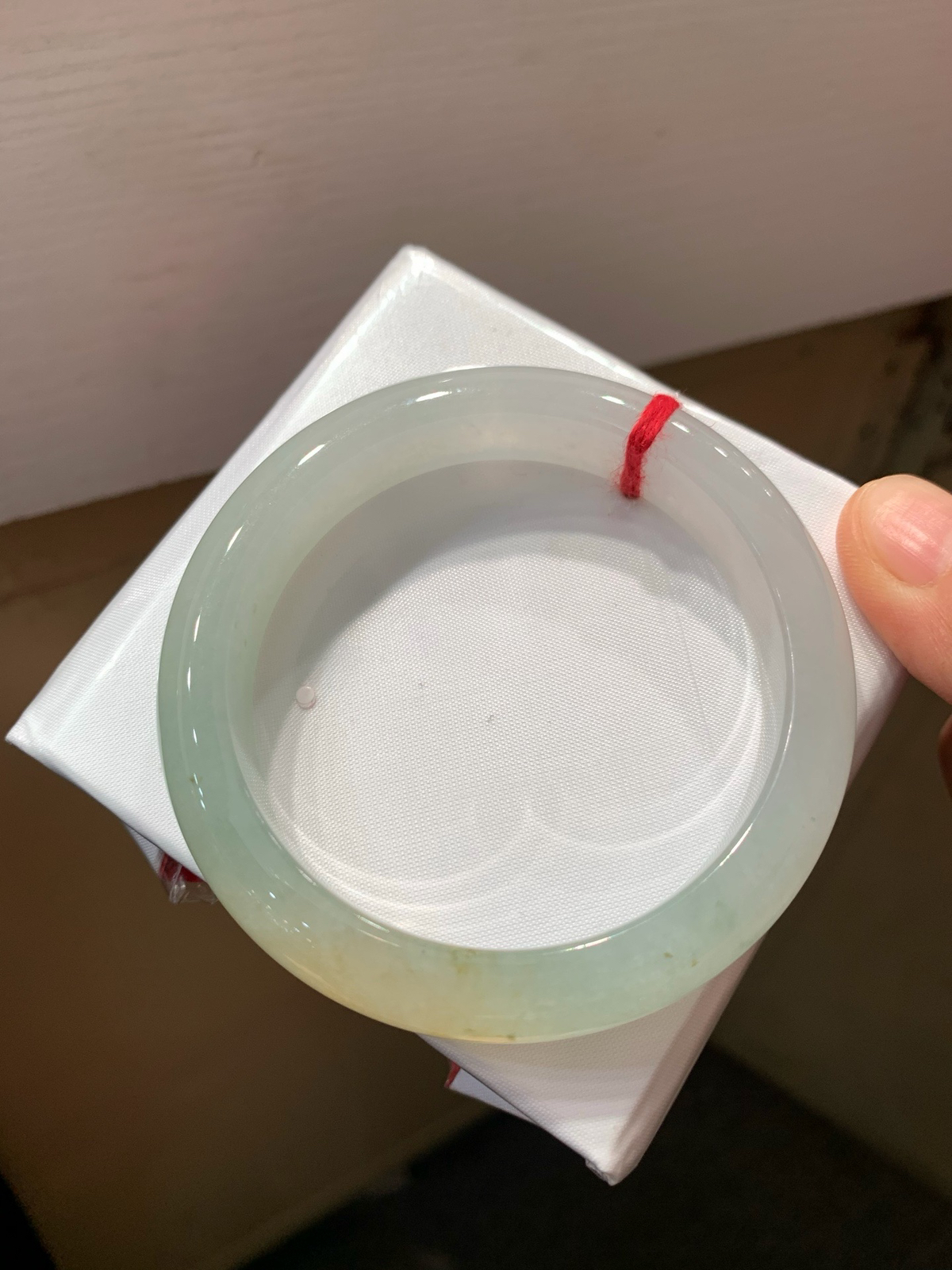 尺寸55.6/12.5/8.5，冰黄手镯
水润细腻