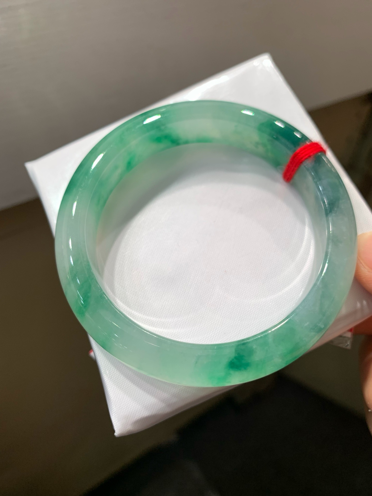 尺寸55/12/8.7，冰种飘花手镯
种好水足 清新甜美
TG-1282-3400