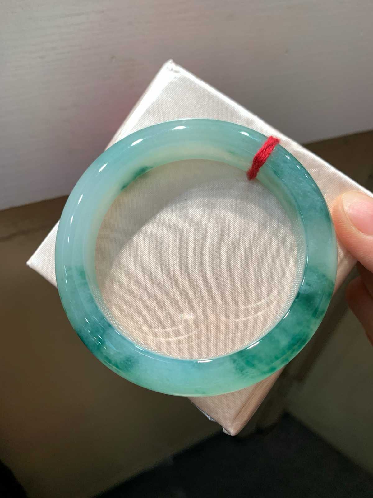 尺寸57.6/12.6/9.6，冰飘花手镯 
种好水润