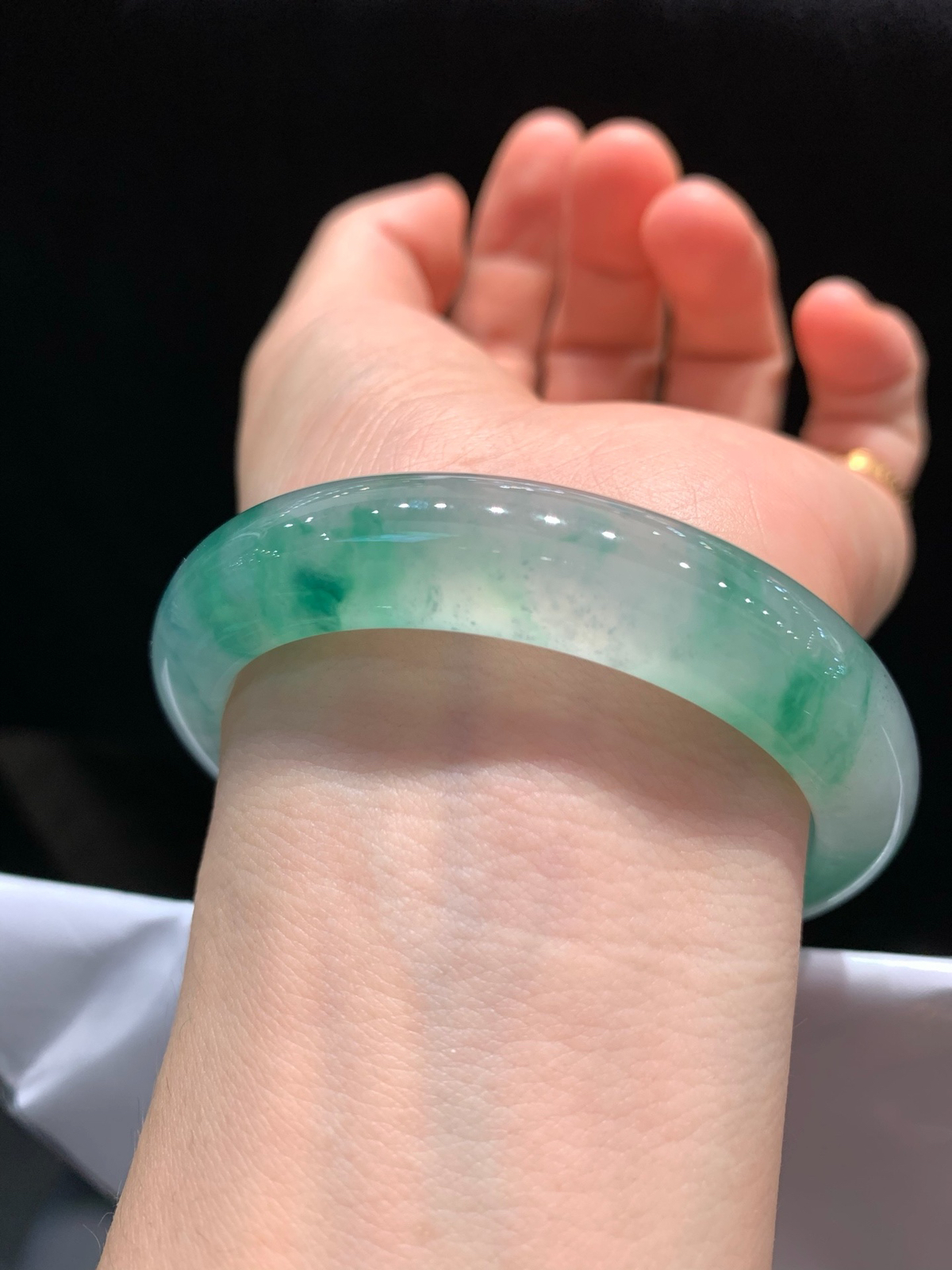 尺寸55/12/8.7，冰种飘花手镯
种好水足 清新甜美
TG-1282-3400