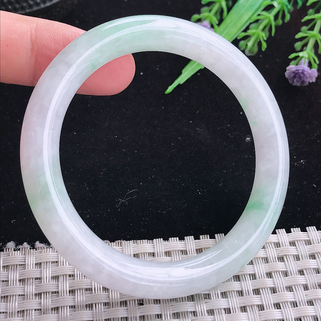 实拍A货翡翠52/9/8.8老坑冰润飘绿圆条手镯平安镯翡翠玉镯美人镯