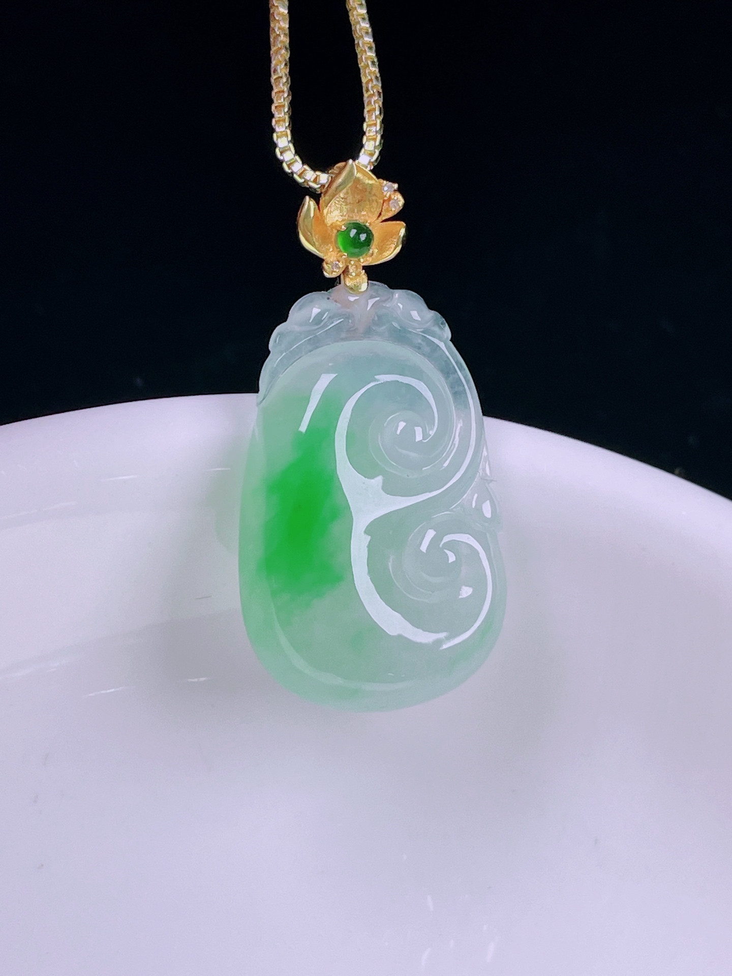 ️冰绿如意，老种起光，细底通透，尺寸：28裸石21.8/13.8/4.5mm0630