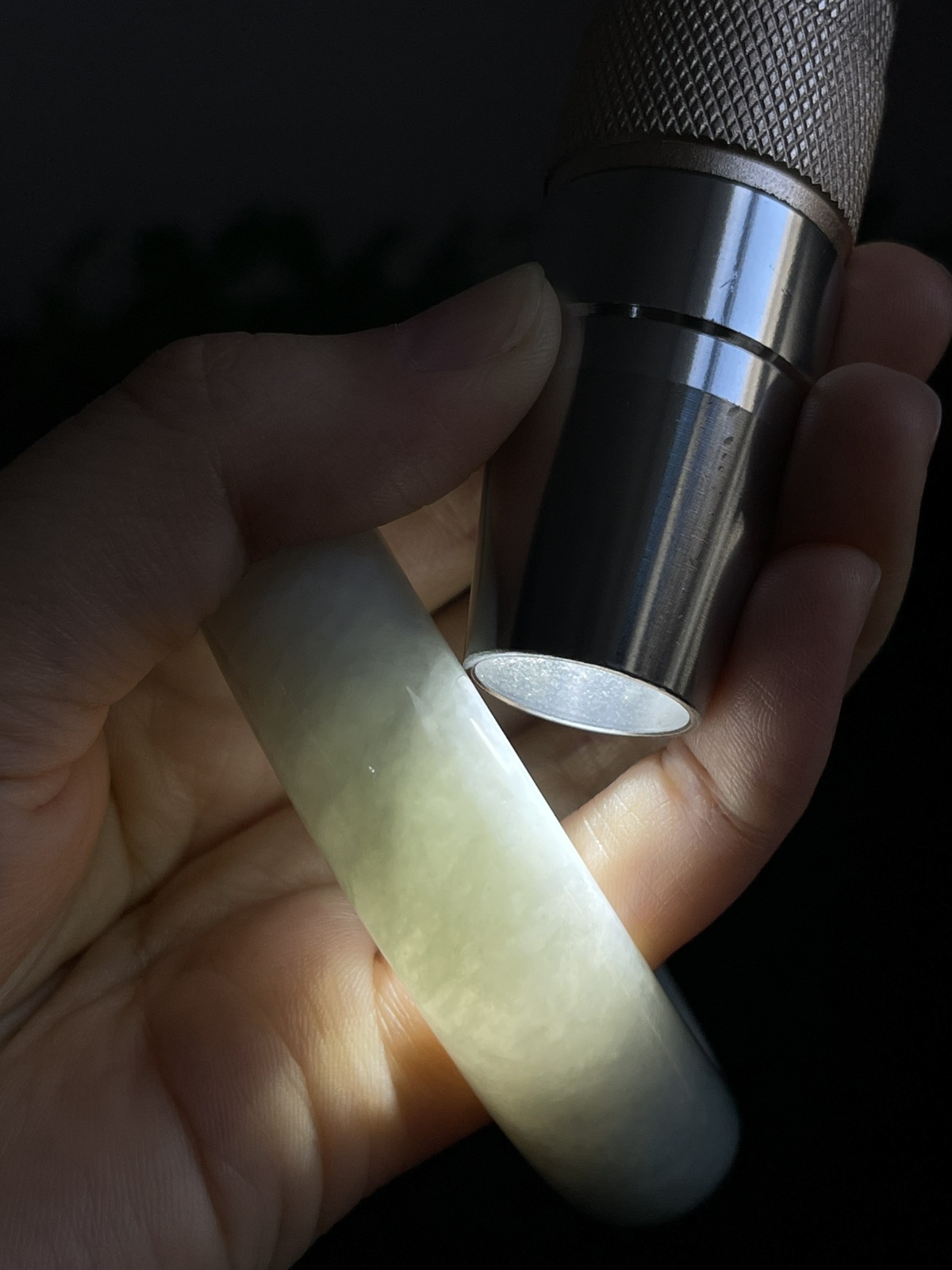 正圈59圈口，翡翠糯化种飘绿手镯