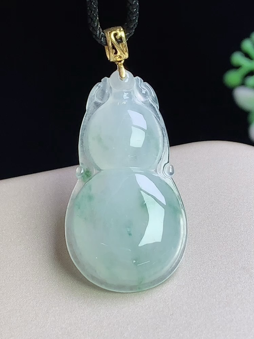 18k金镶冰飘花葫芦，无裂，尺寸31-16.4-4.3mm，L30lyg
