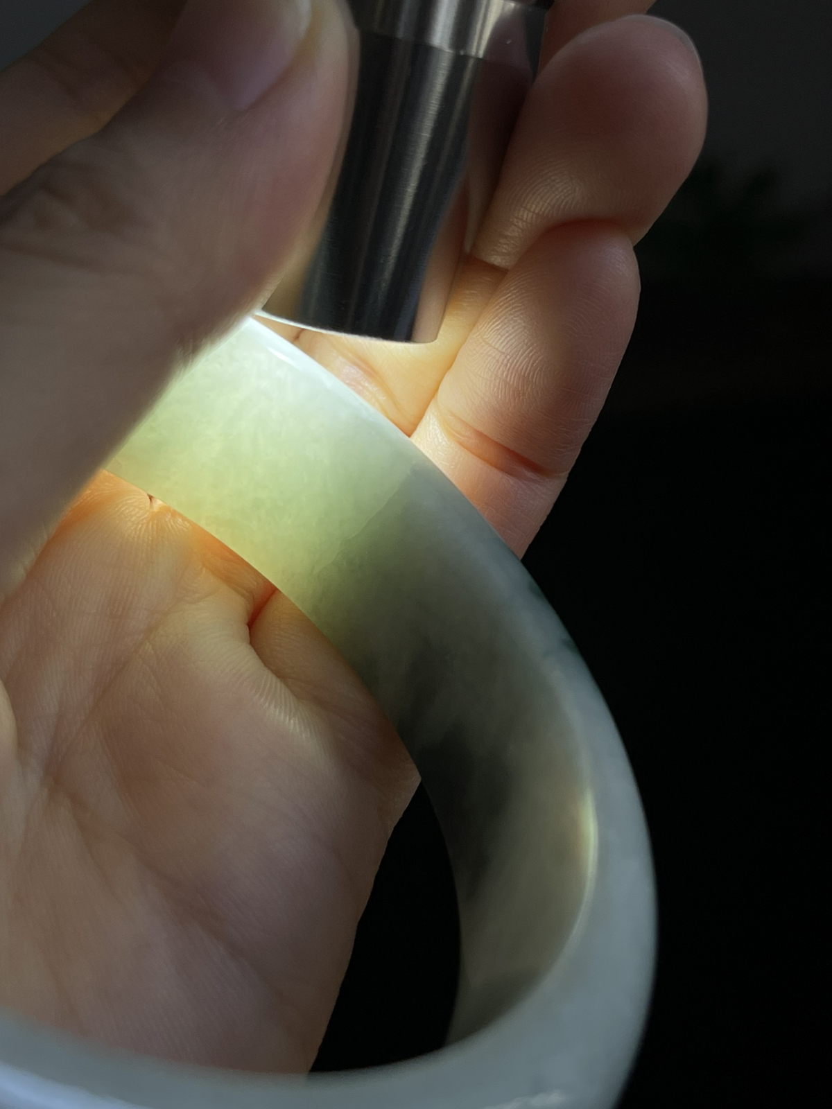 正圈59圈口，翡翠糯化种飘绿手镯