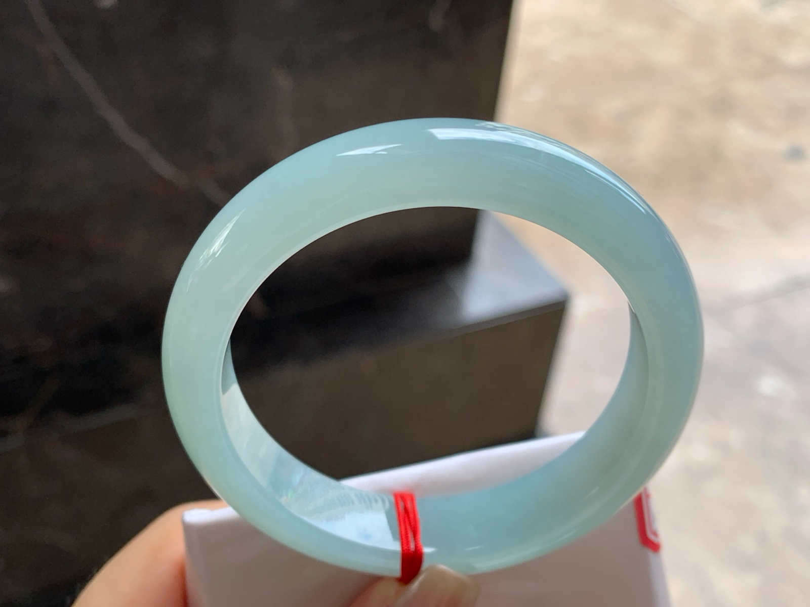 57-13.1-8.7
细糯手镯^_^肉质细腻 水润清秀