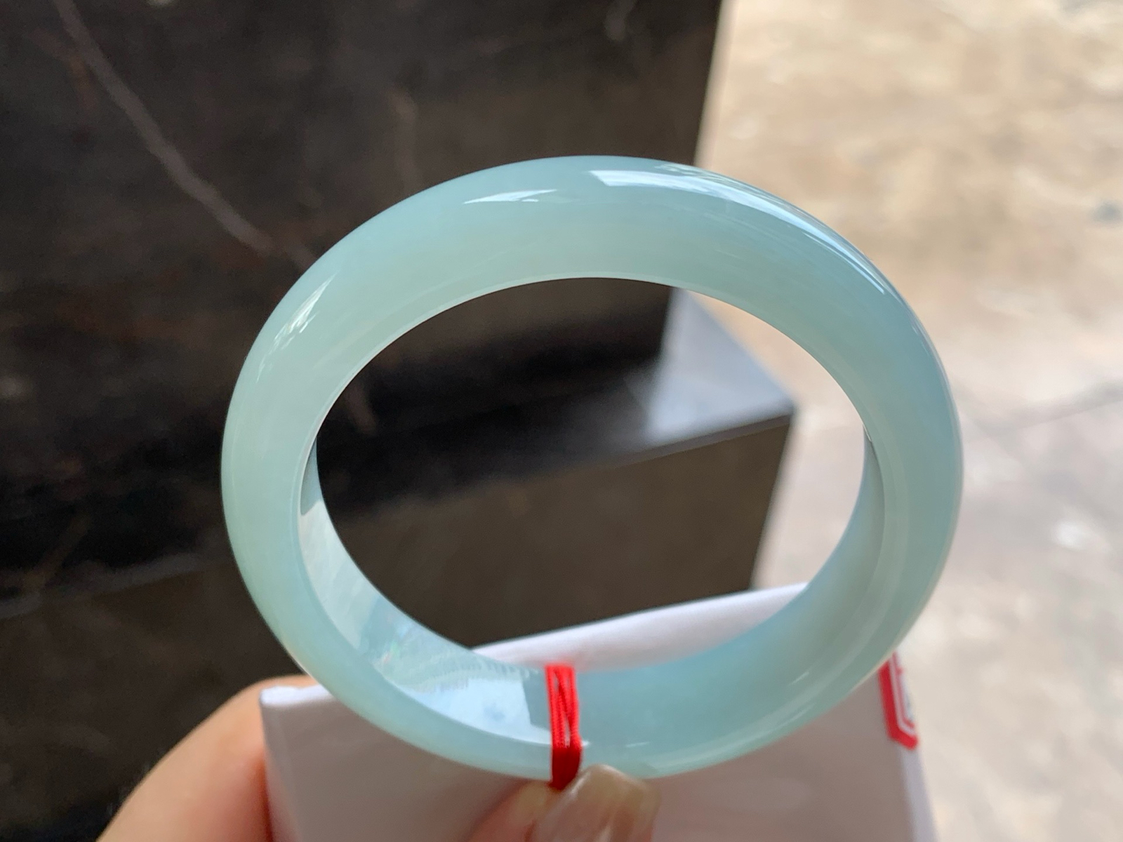57-13.1-8.7
细糯手镯^_^肉质细腻 水润清秀