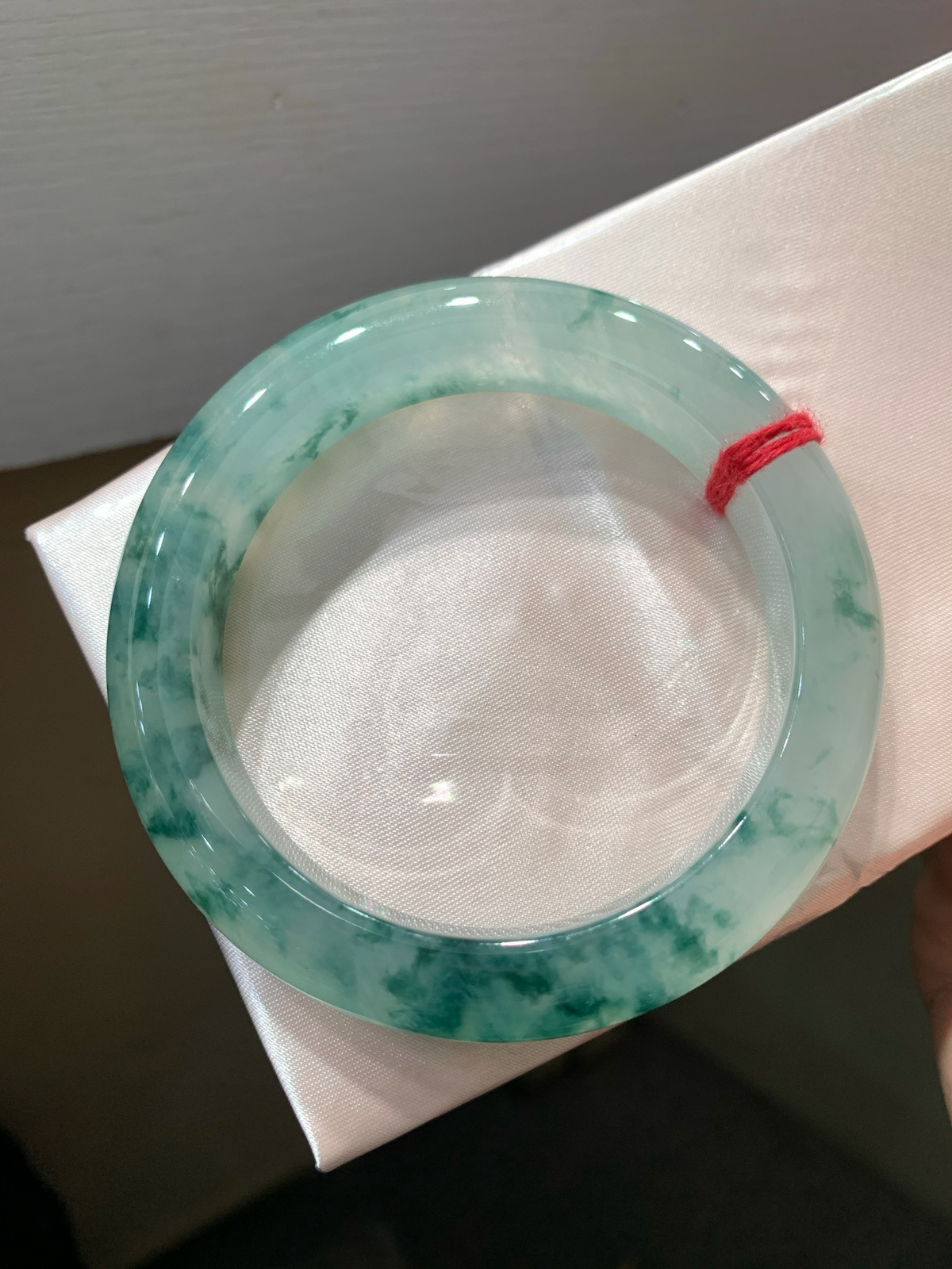 尺寸56.9/12.6/8.8，冰种飘花手镯
种好水足