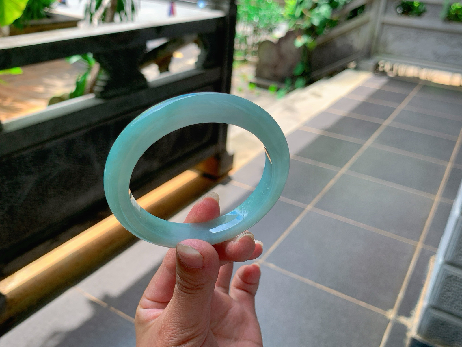 ｜57圈口
冰蓝晴，底子特别的细腻，耐看，透出一股柔和之美，
编号【06-29-10】