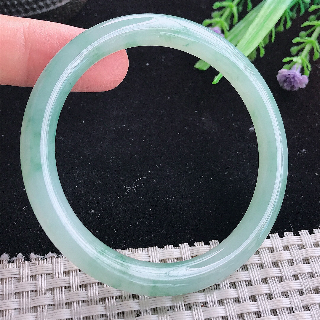 实拍A货翡翠55/7.6/8老坑冰胶冰晴飘花圆条手镯平安镯美人镯