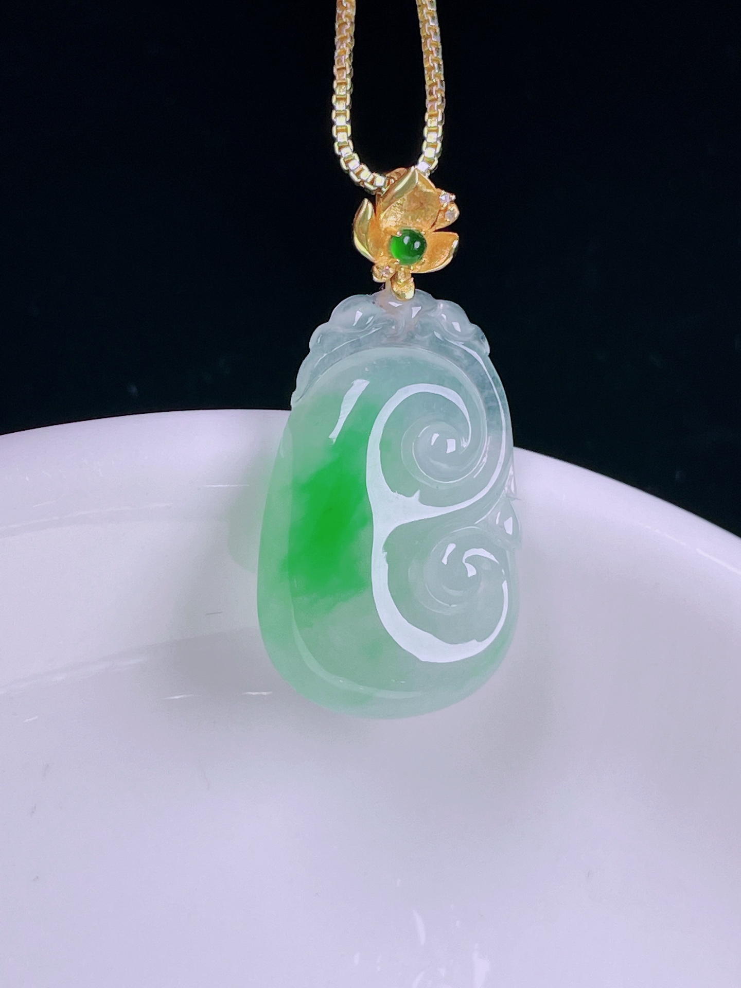 ️冰绿如意，老种起光，细底通透，尺寸：28裸石21.8/13.8/4.5mm0630