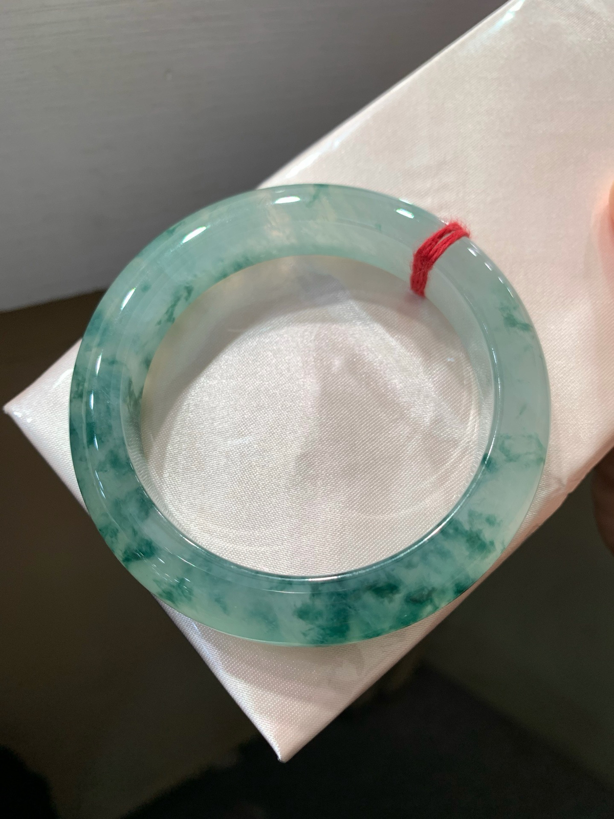 尺寸56.9/12.6/8.8，冰种飘花手镯
种好水足