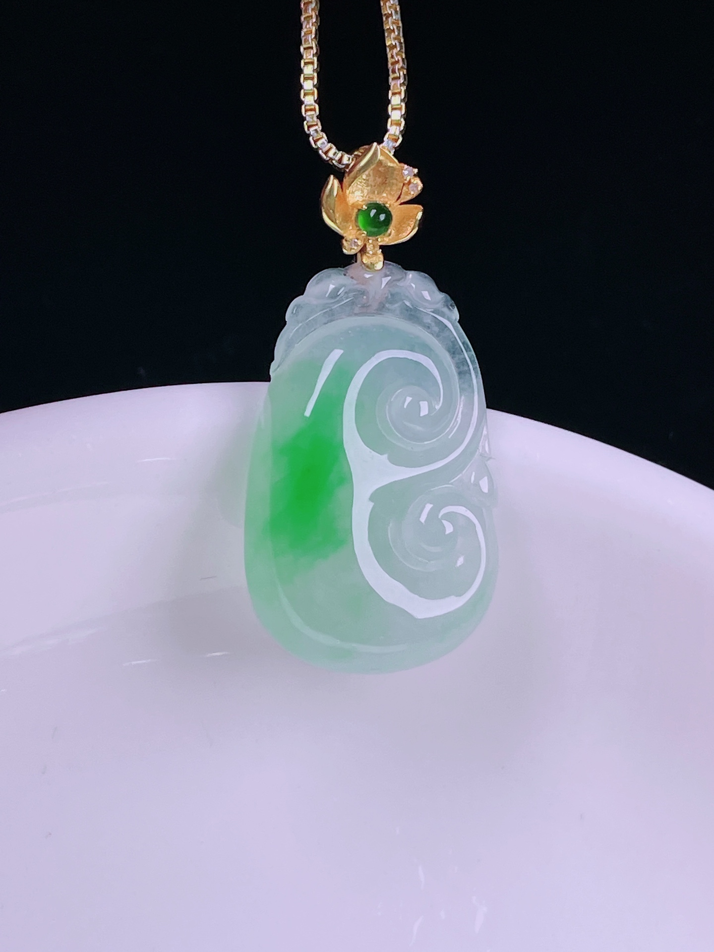 ️冰绿如意，老种起光，细底通透，尺寸：28裸石21.8/13.8/4.5mm0630