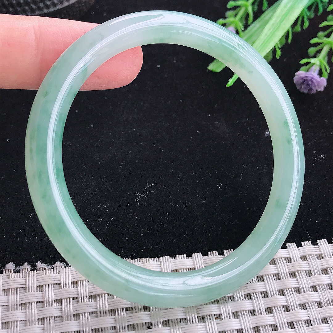 实拍A货翡翠55/7.6/8老坑冰胶冰晴飘花圆条手镯平安镯美人镯