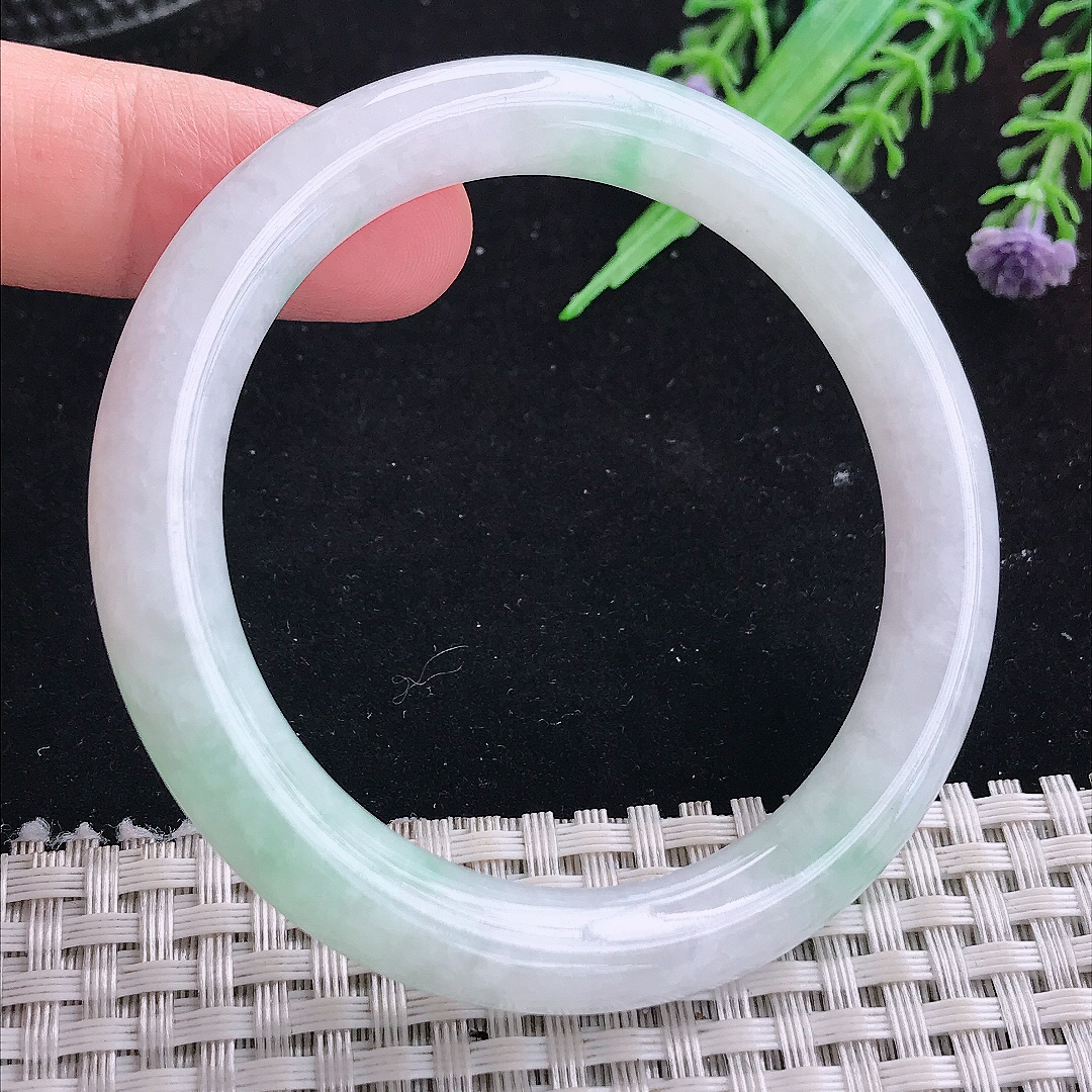 实拍A货翡翠52/9/8.8老坑冰润飘绿圆条手镯平安镯翡翠玉镯美人镯