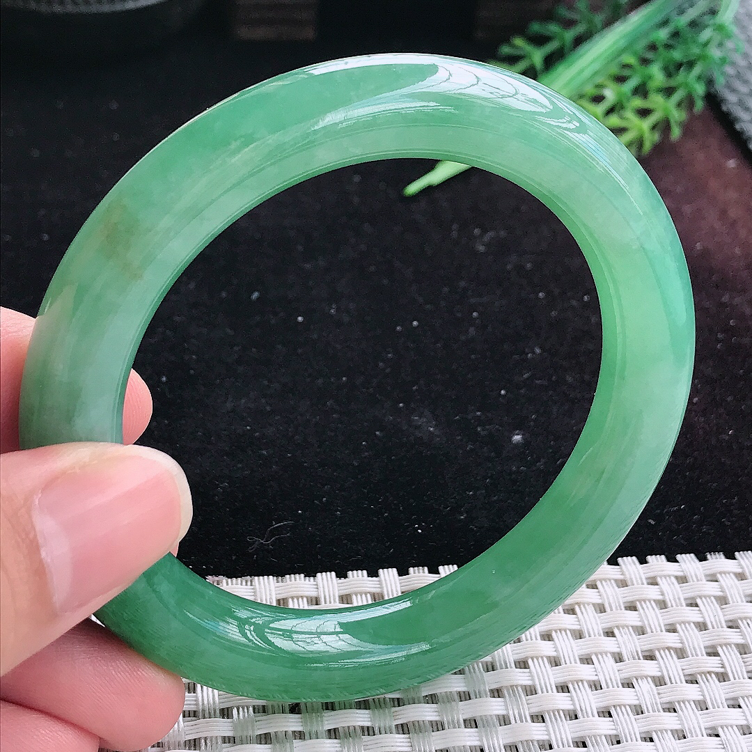实拍A货翡翠57/10.5老坑冰胶满绿阳绿圆条手镯平安镯翡翠玉镯美人镯