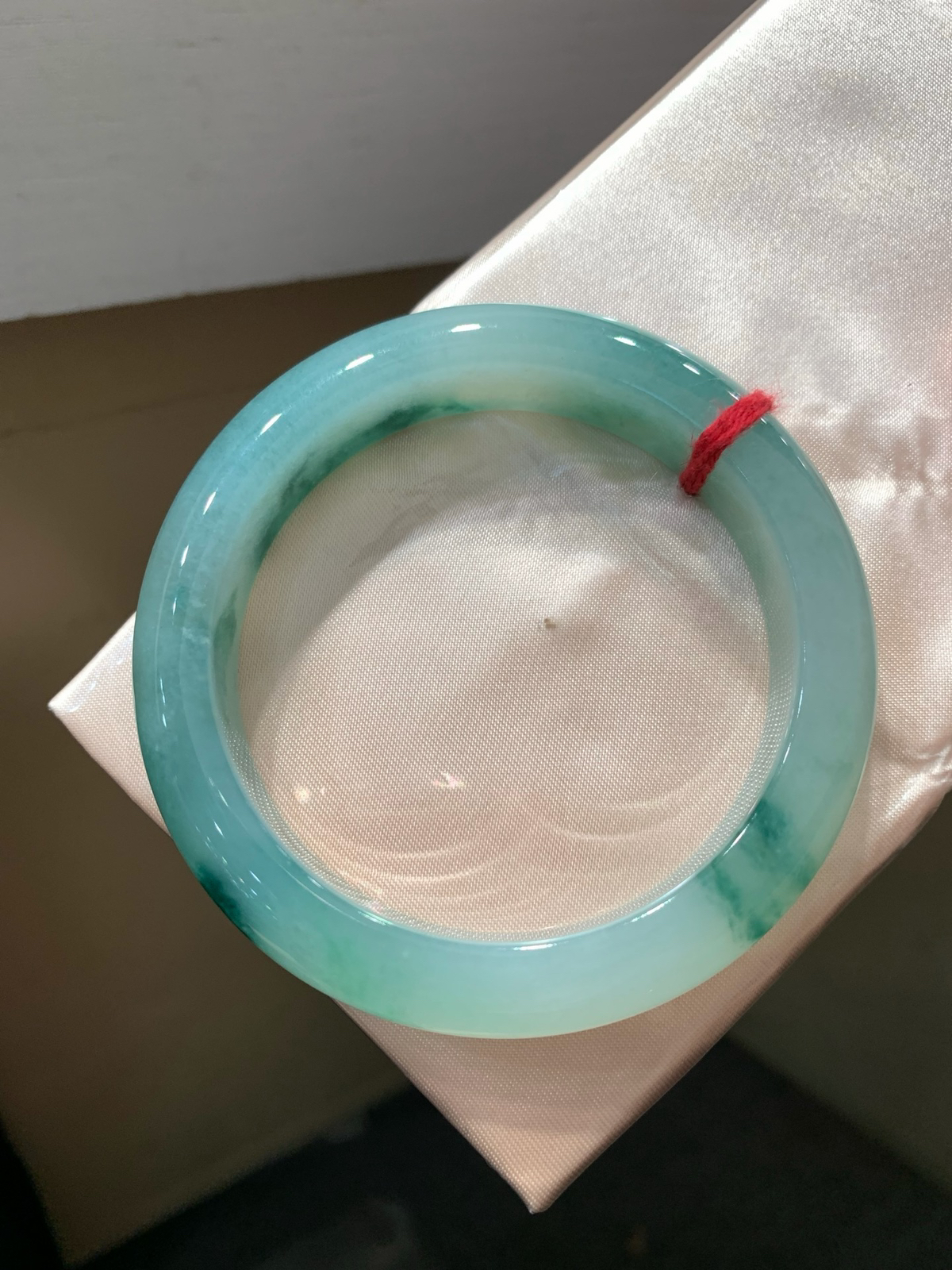 尺寸57.6/12.6/9.6，冰飘花手镯 
种好水润