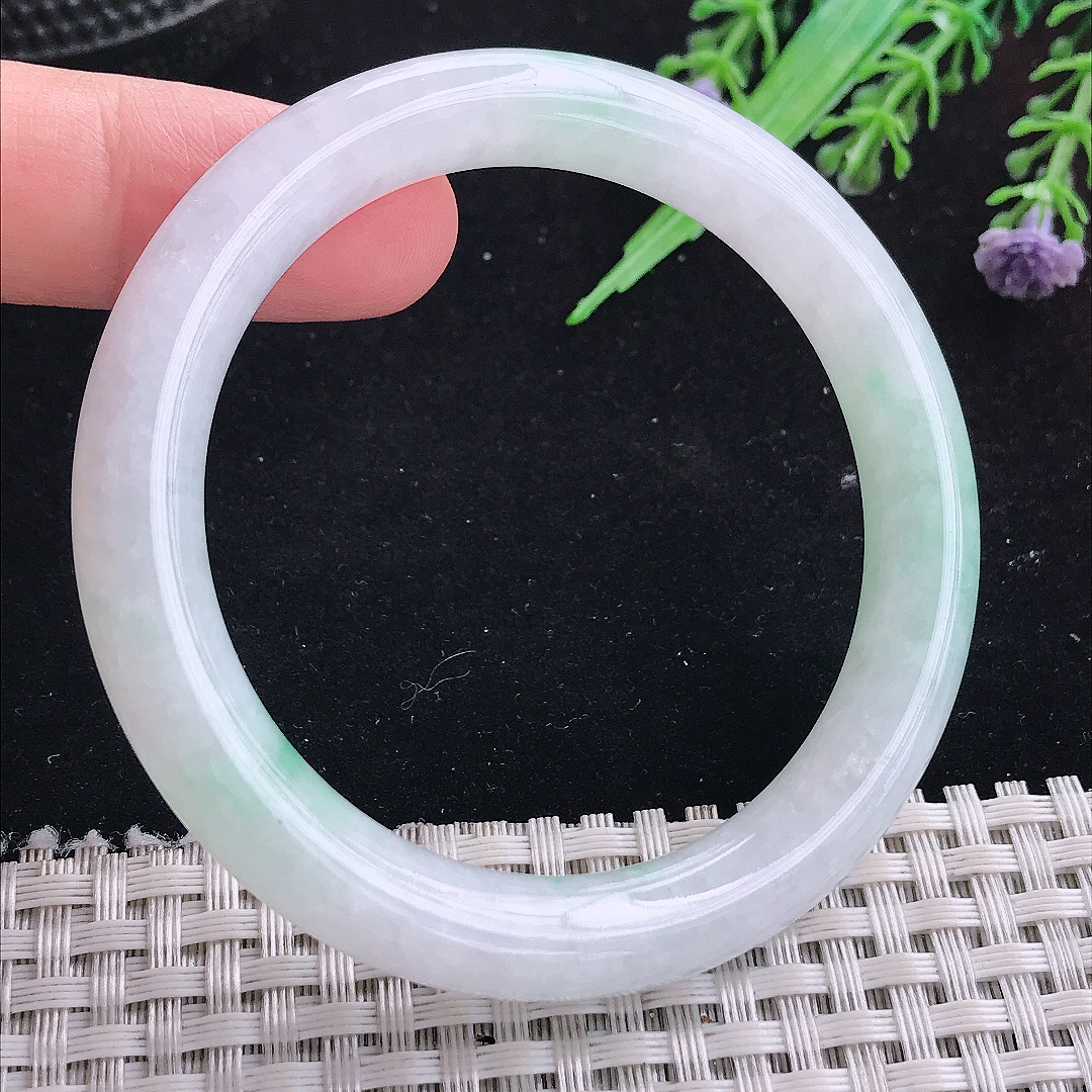 实拍A货翡翠52/9/8.8老坑冰润飘绿圆条手镯平安镯翡翠玉镯美人镯