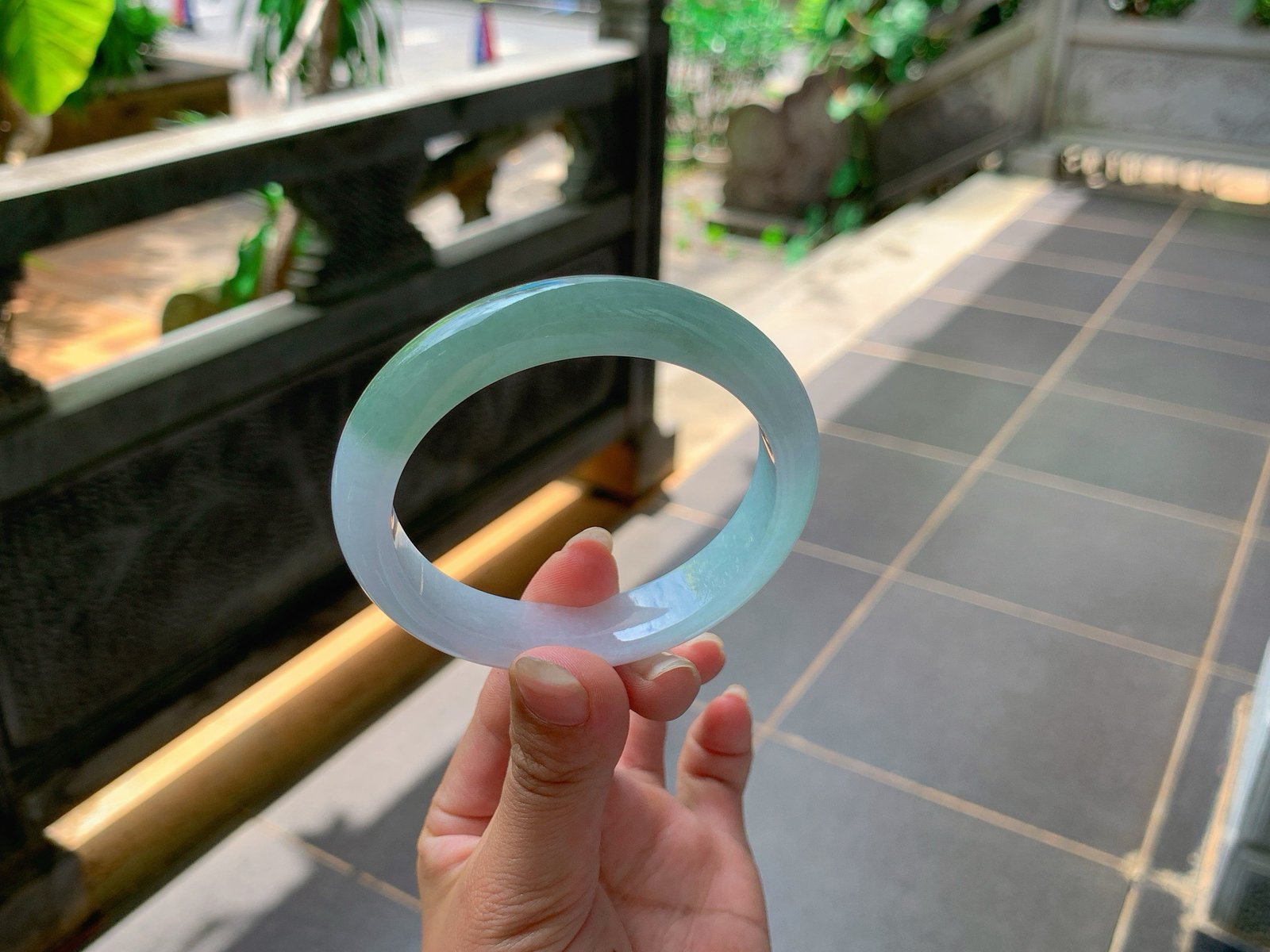 ｜56圈口
冰晴底，底妆带春色，清清雅雅的，温润细腻