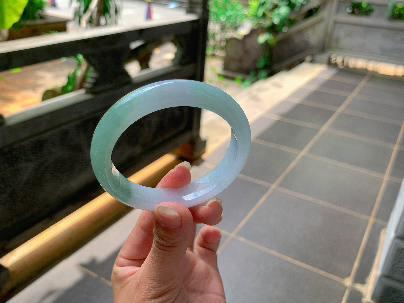 ｜56圈口
冰晴底，底妆带春色，清清雅雅的，温润细腻