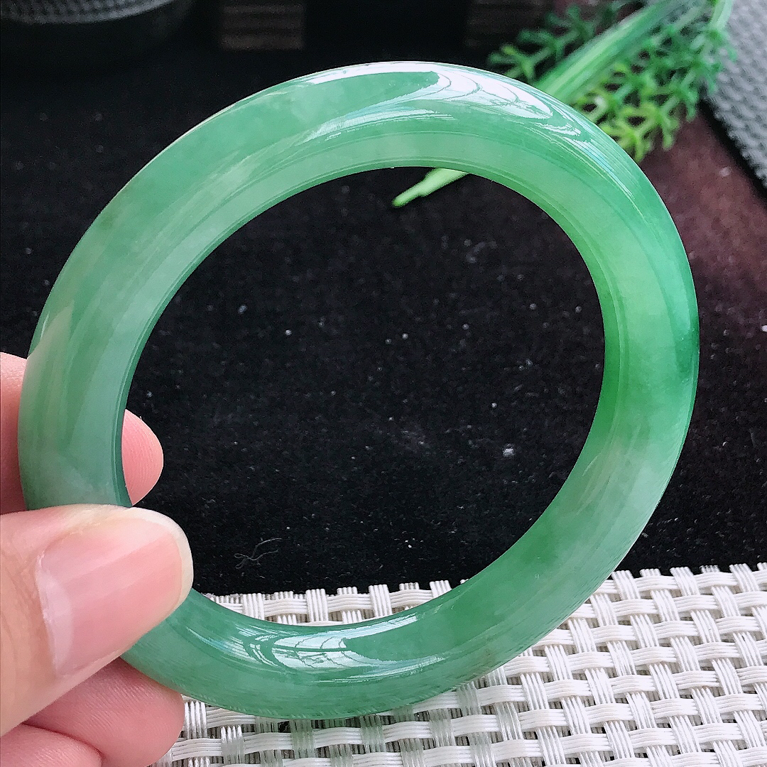 实拍A货翡翠57/10.5老坑冰胶满绿阳绿圆条手镯平安镯翡翠玉镯美人镯