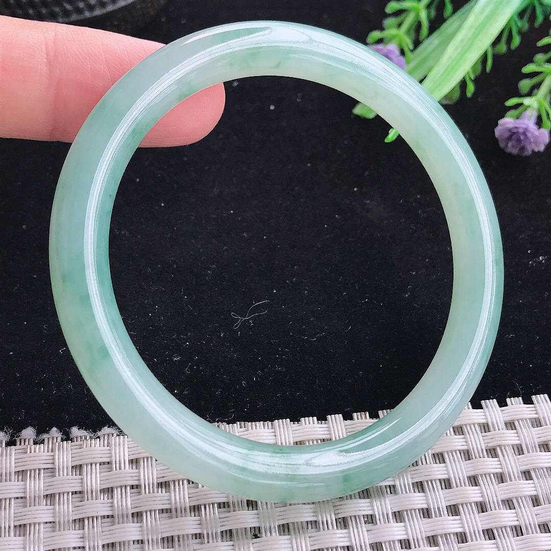 实拍A货翡翠55/7.6/8老坑冰胶冰晴飘花圆条手镯平安镯美人镯