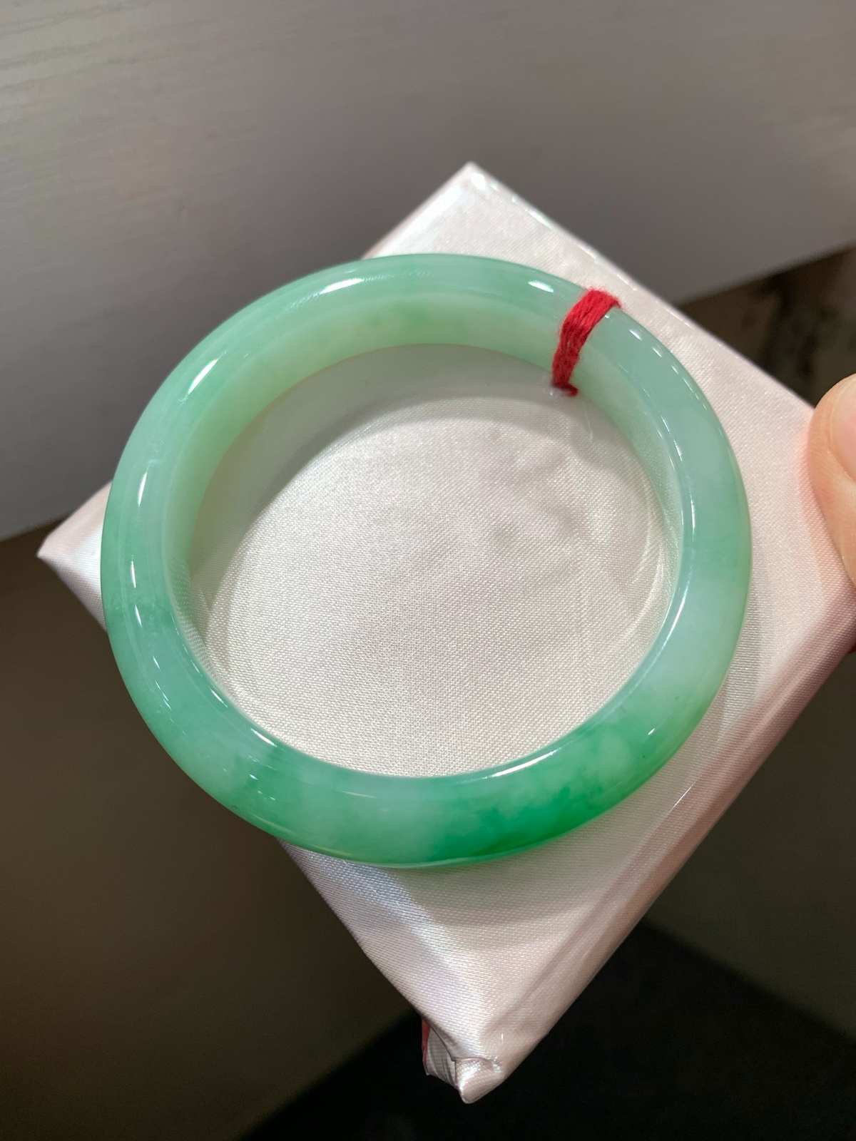 尺寸56.6/11.9/8.4，带色
水润细腻 清新甜美