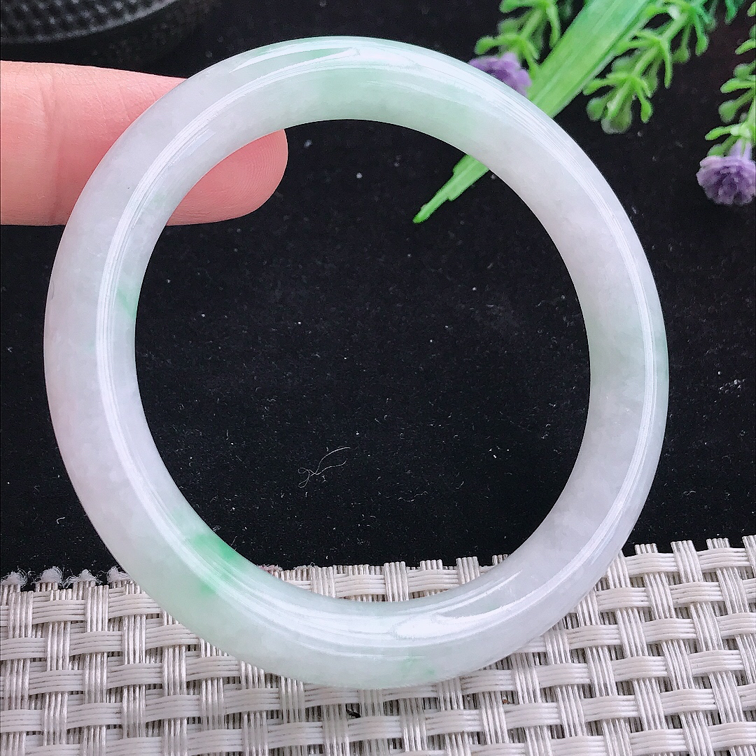 实拍A货翡翠52/9/8.8老坑冰润飘绿圆条手镯平安镯翡翠玉镯美人镯