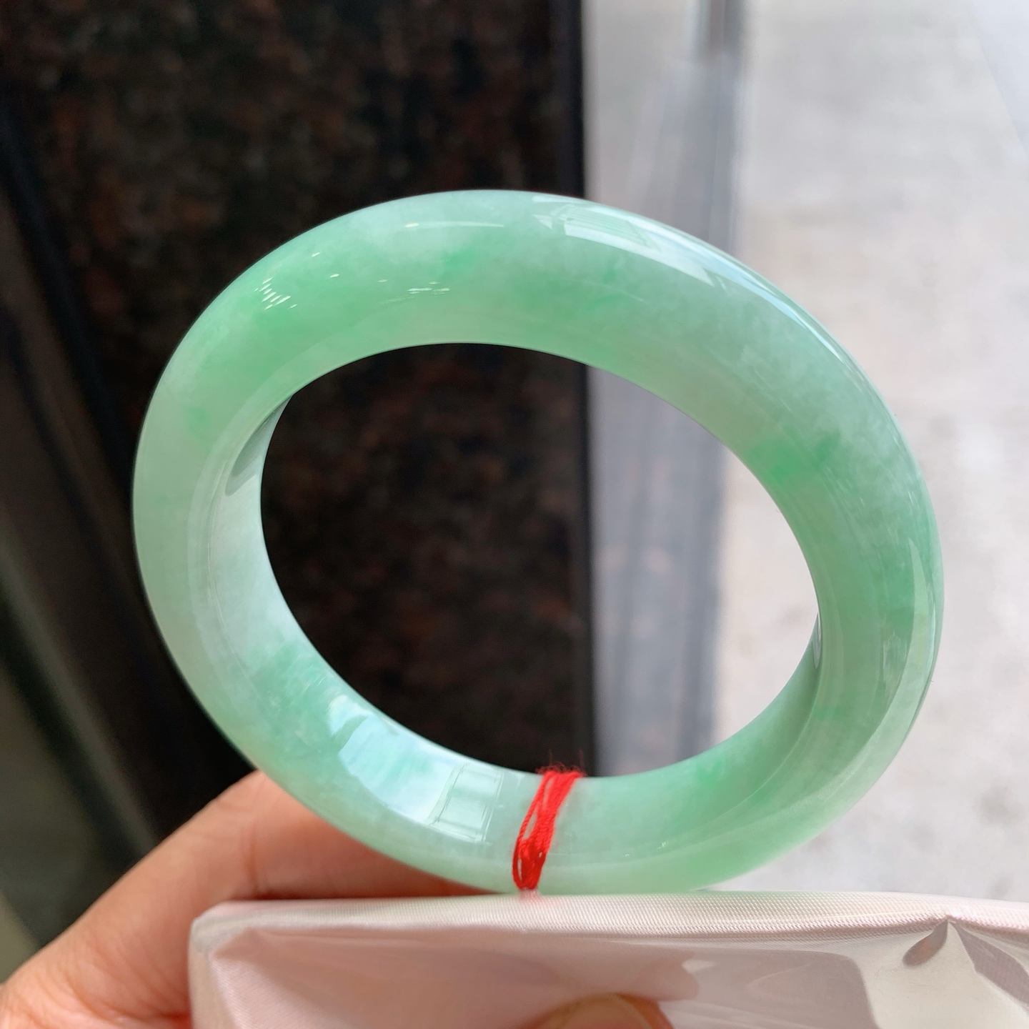 正圈飘绿 无裂 尺寸：55/12.4/10 版型好