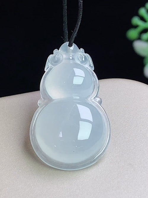 冰种葫芦，无裂，尺寸28.2-16.8-5.8mm，L30hys