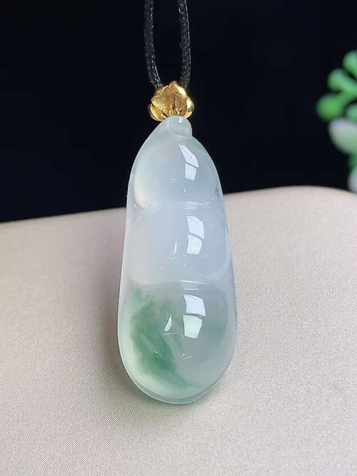 18k金镶冰飘花福豆，无裂，尺寸26.3-10.7-6.6mm，L30cdg