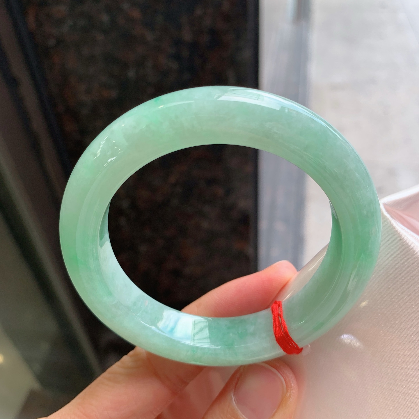 正圈飘绿 无裂 尺寸：55/12.4/10 版型好