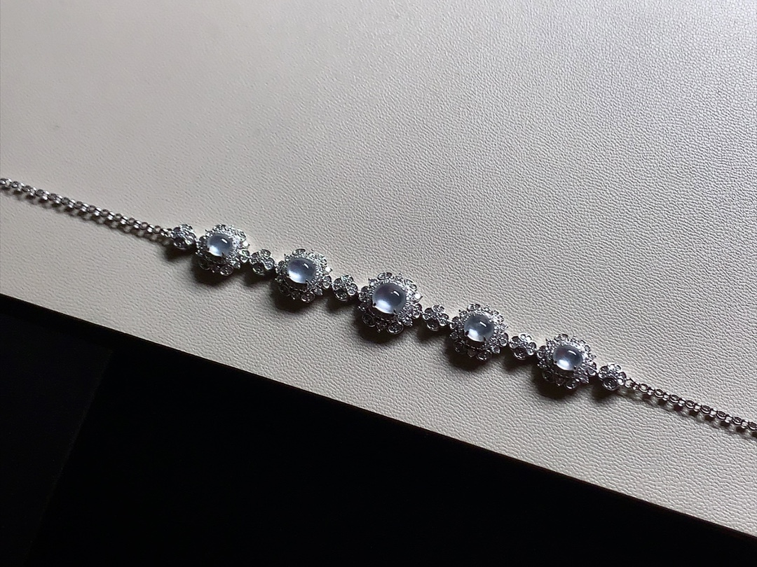 ️ 玻璃种蛋面手链 18K，冰透感十足，尺寸11.5*7、6*5.6、全长160mm