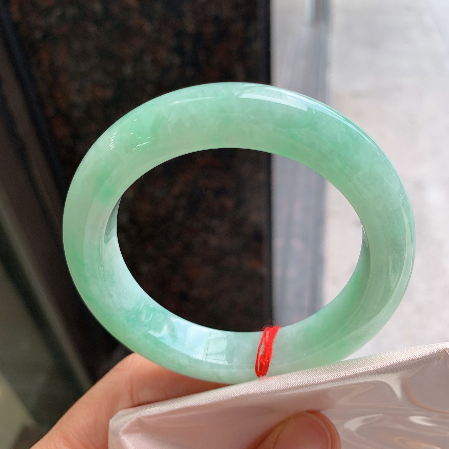 正圈飘绿 无裂 尺寸：55/12.4/10 版型好