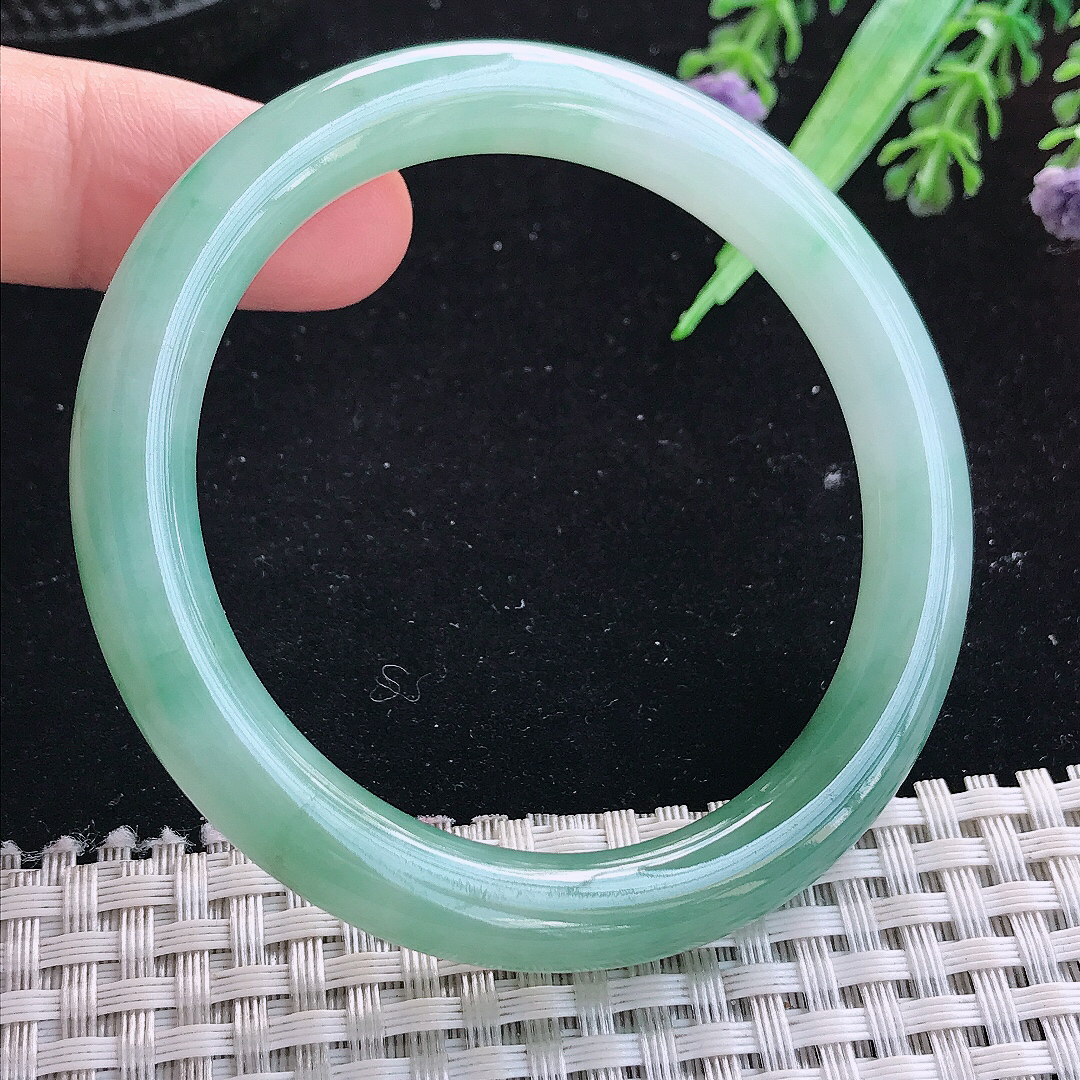 实拍A货翡翠53.5/8.6老坑冰胶飘花圆条手镯平安镯平安镯