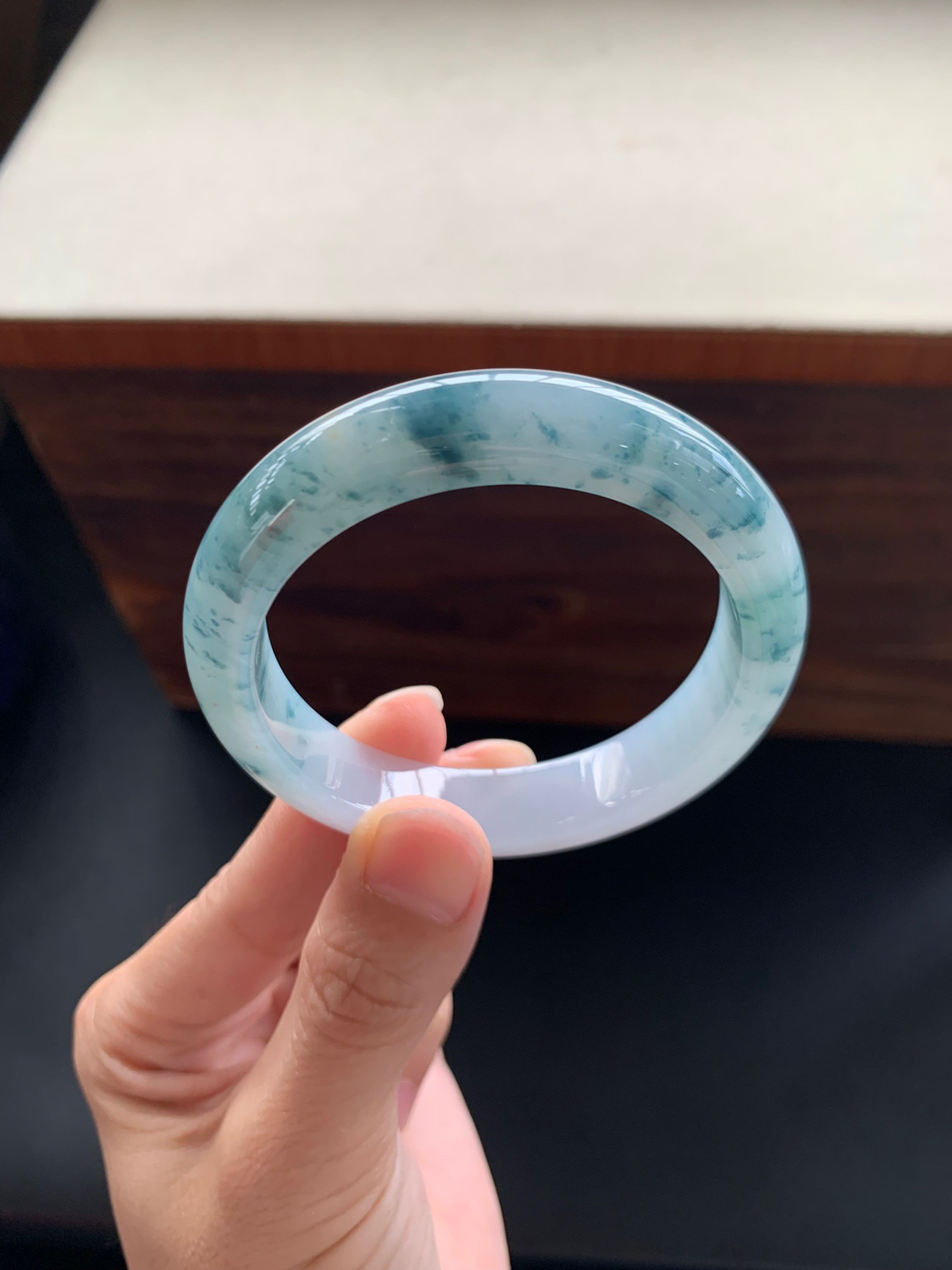 53.3圈口飘花正圈手镯