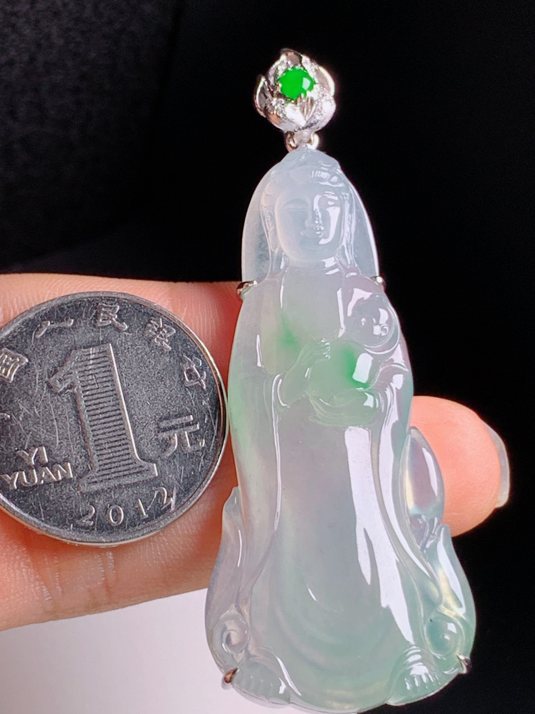 ️ 冰种飘绿观音吊坠，种水通透雕工柔和，18k金钻镶祈福吉祥 888