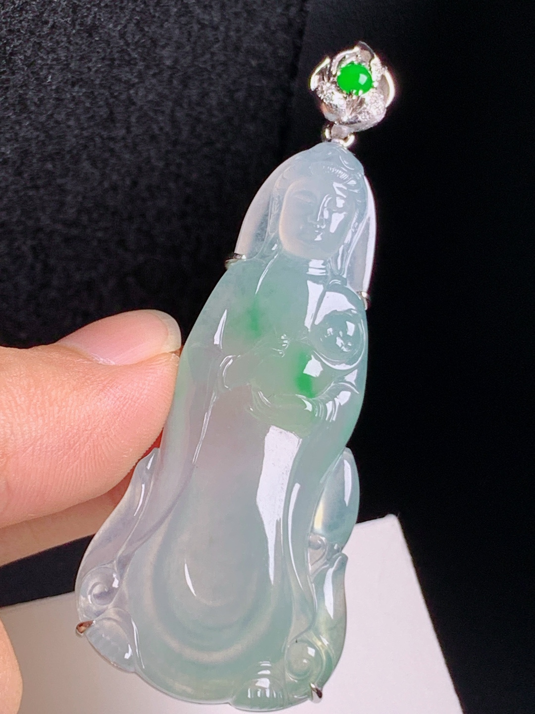 ️ 冰种飘绿观音吊坠，种水通透雕工柔和，18k金钻镶祈福吉祥 888