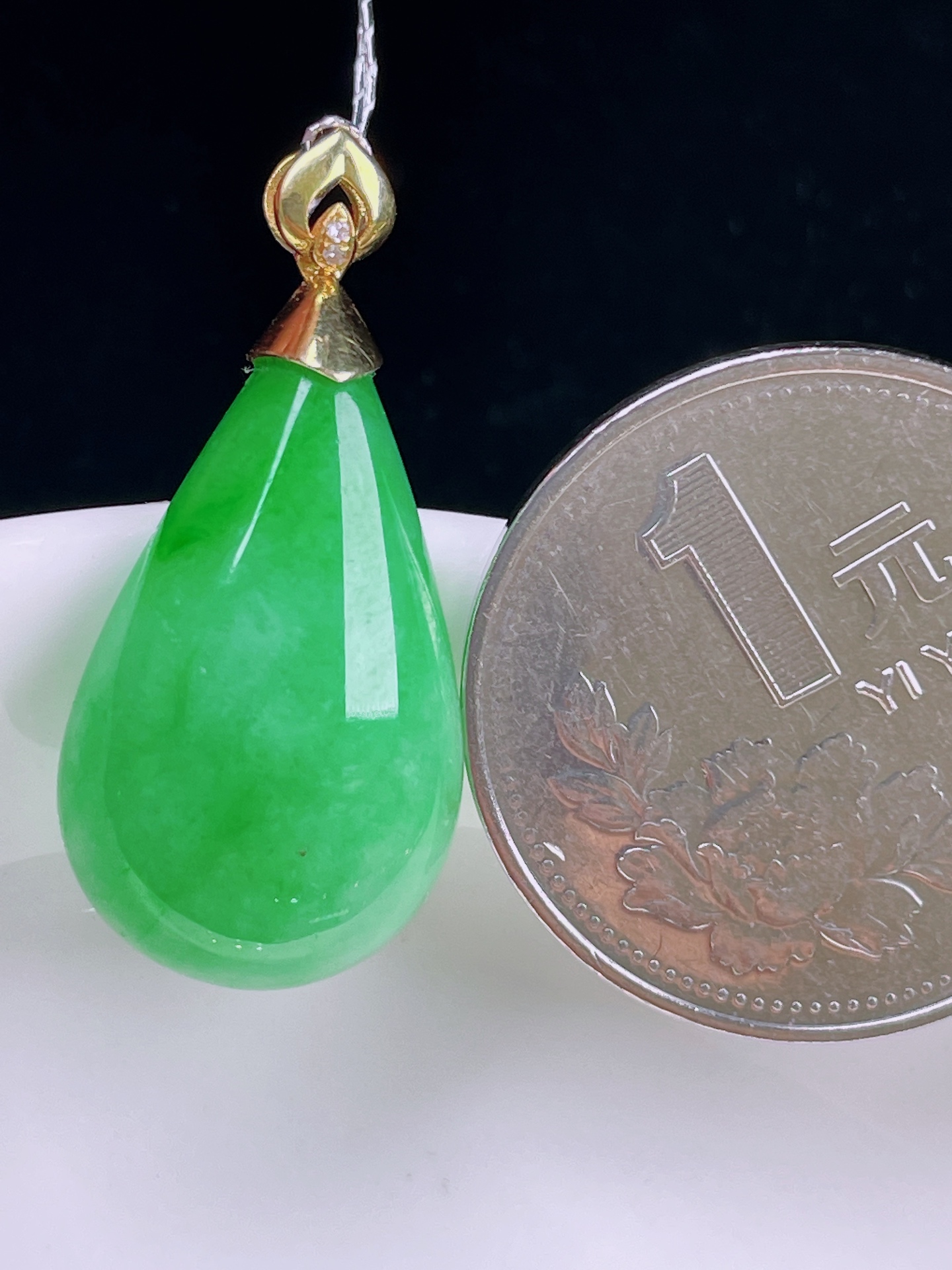 ️飘绿水滴，老种起光，细底通透，尺寸：29.3裸石24.2/13.8/6mm0701