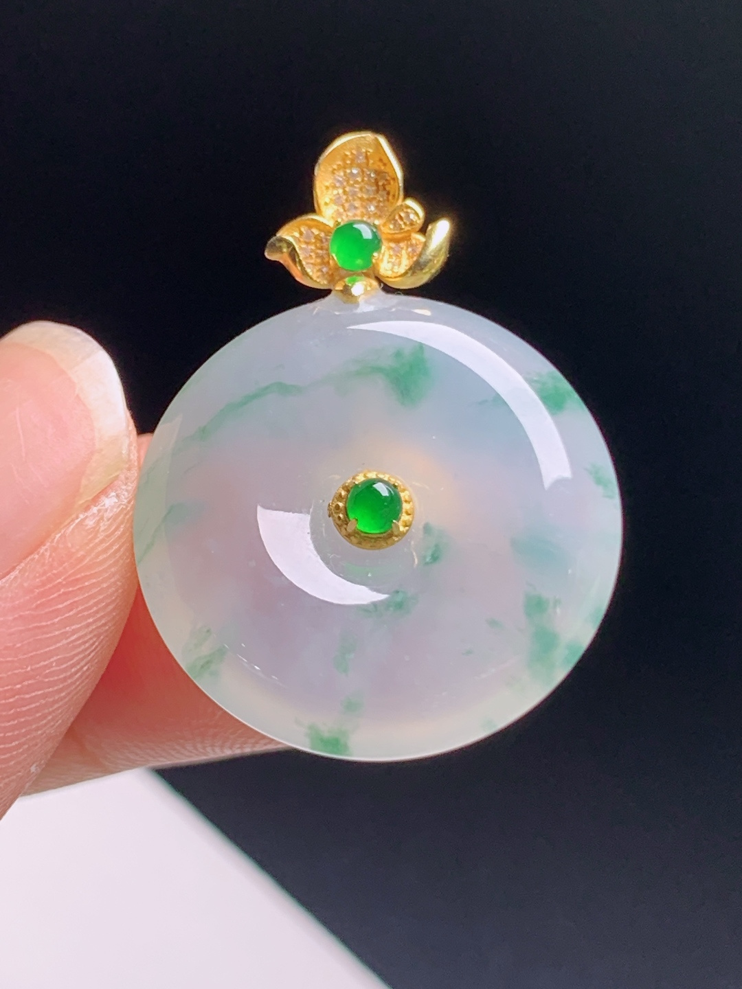 ️ 冰种飘花平安扣吊坠，冰种飘绿灵动飘逸，18K金蝴蝶镶精致贵气