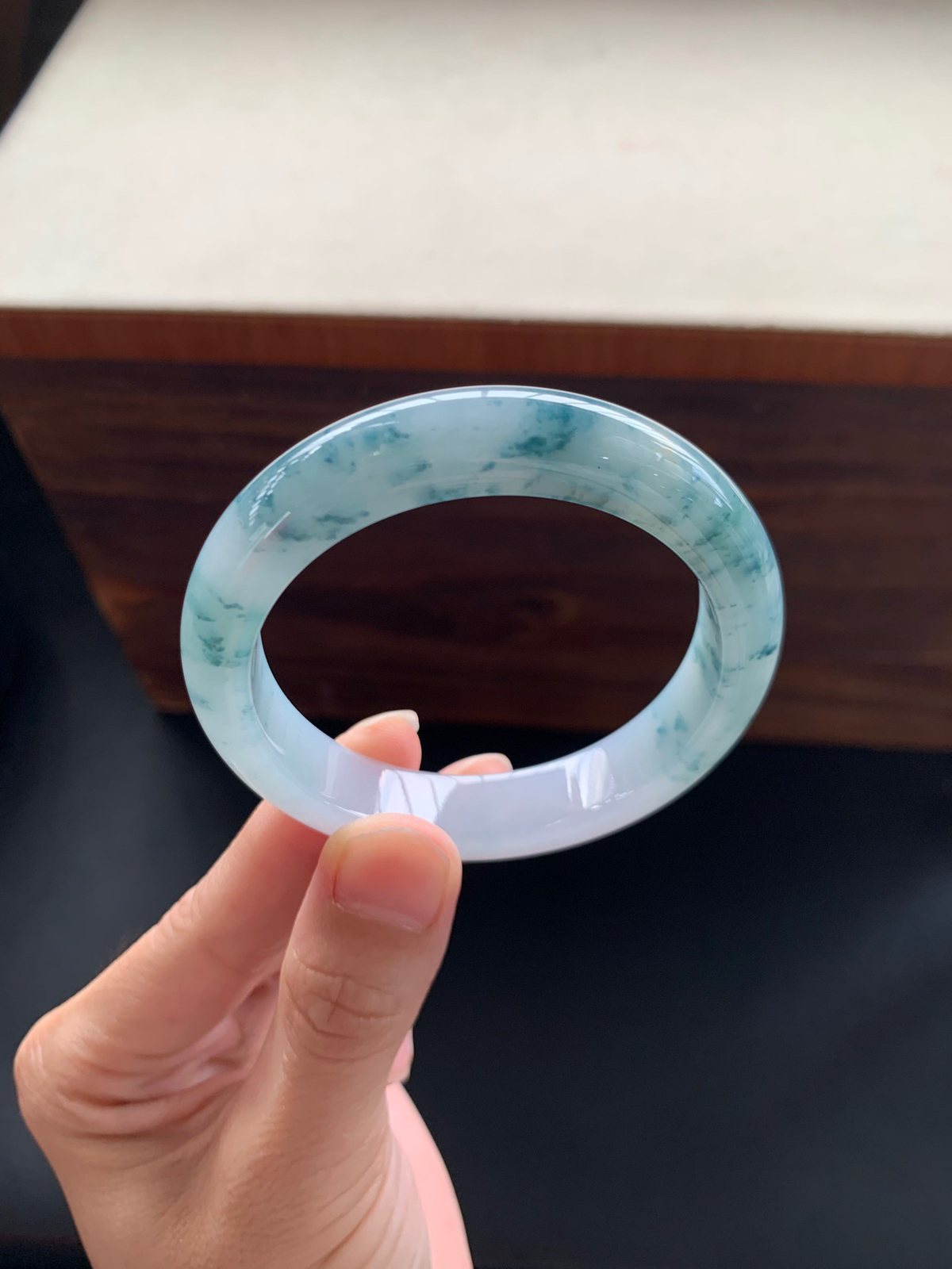 53.3圈口飘花正圈手镯