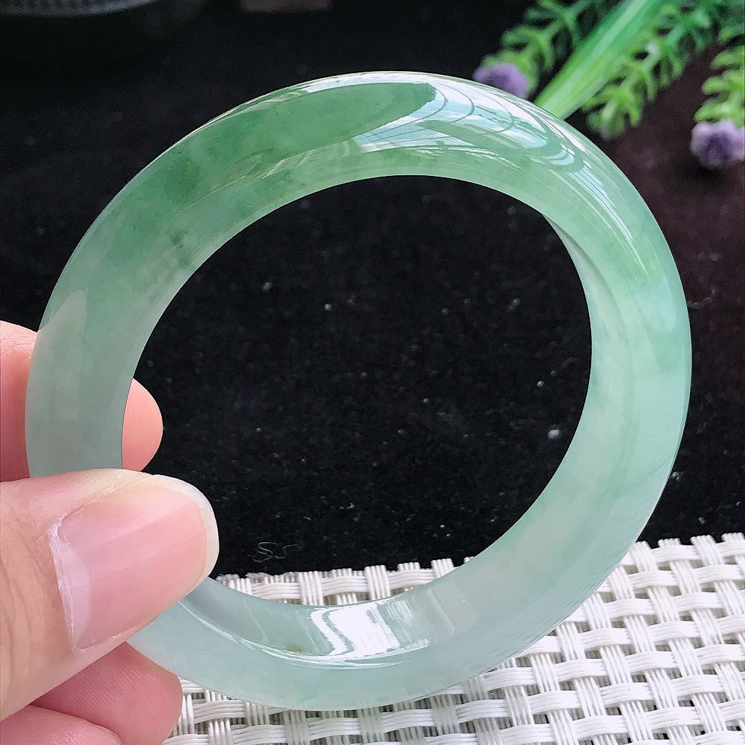 实拍A货翡翠53.5/13/8.8老坑冰胶果冻半山半水油绿手镯平安镯平安镯