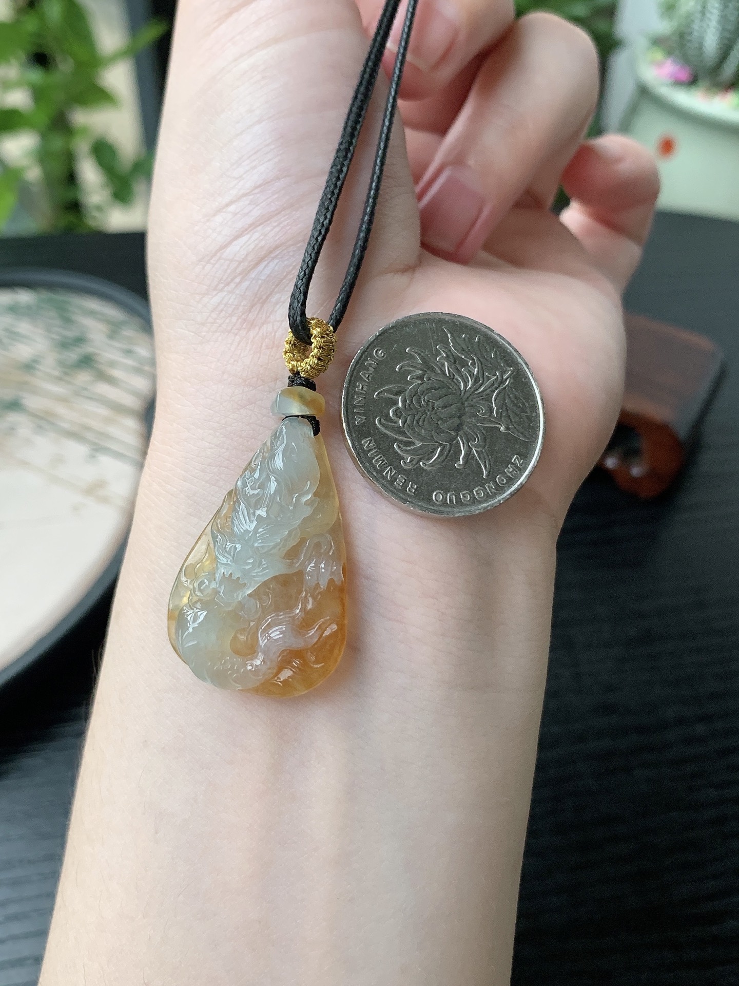 老坑冰种胶感飘黄翡龙牌吊坠 裸石尺寸:31-20.5-6.8mm