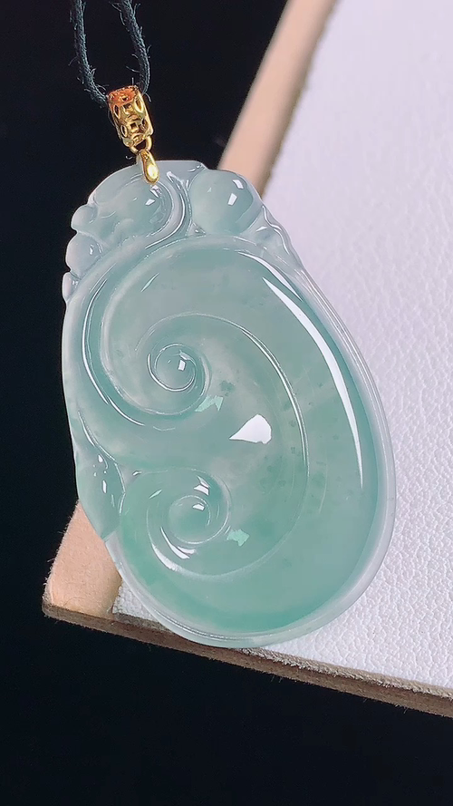️18K冰蓝如意吊坠，无裂，尺寸:41.4-35.6-23.1-3.4mm 25
